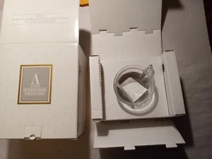 Avon Kolibri Kristall Sammlung Tasse und Untertasse Set - Bild 1 von 3