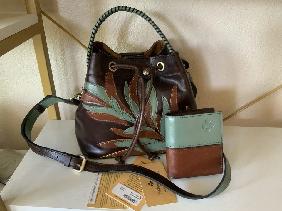 Bolso Bandolera Pequeño Patricia Nash Elisa Chocolate Salvia + Cartera LEER Foto 1 de 4