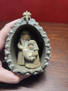 Small Nativity scene figurine resin large pinecone Shelf Sitter - Picture 1 of 6