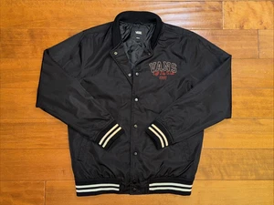Giacca a vento Vans Of The Wall uomo media nera Varsity ricamata rosa - Foto 1 di 20