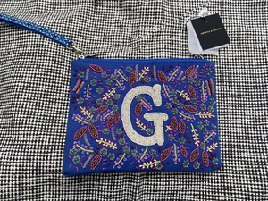 America And & Beyond Buchstabe G INITIALE VERZIERTE ARMBANDTASCHE NEU MIT ETIKETT A&B Tasche - Bild 1 von 2