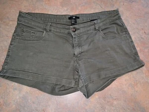 H&M Damen Baumwollshorts Militär olivgrün Stretch Münztasche Größe 10 - Bild 1 von 6