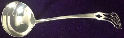 Cubiertos Lunt Sterling, Chippendale, cucharón crema, 4 7/8 pulgadas Foto 1 de 4