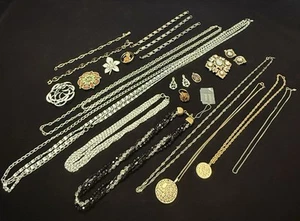 Vintage Lot Sarah Coventry Jewelry 24 Pieces Great Selection All Signed - Picture 1 of 21