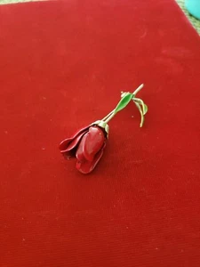 Attractive Red Rose Gold-tone Pin Vintage - Picture 1 of 6
