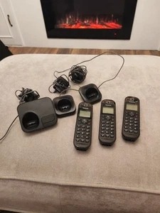 Panasonic PNLC1074 cordless home phone set 3 handsets With Holders KXTGC410E - Picture 1 of 7