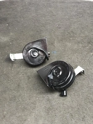 BUICK ENCLAVE GM V6 2018 High & Low Horn Signal Assembly 7042-AM80SX A046495 OEM - Imagem 1 de 4