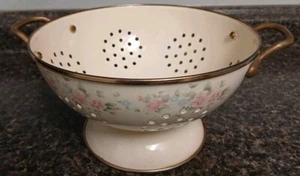 Vintage Pfaltzgraff Tea Rose Footed Metal Colander/ Strainer 3 Qt - Picture 1 of 9