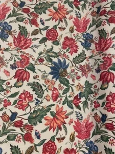 Laura Ashley Acorn & Raspberry, Green, Blue & Red Floral 1992, 30 meters. - Picture 1 of 3