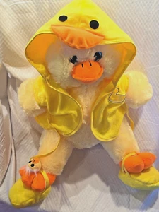 Peluche anatra della fabbrica degli orsi 2001 giallo con vestaglia e pantofole 16" - Foto 1 di 10