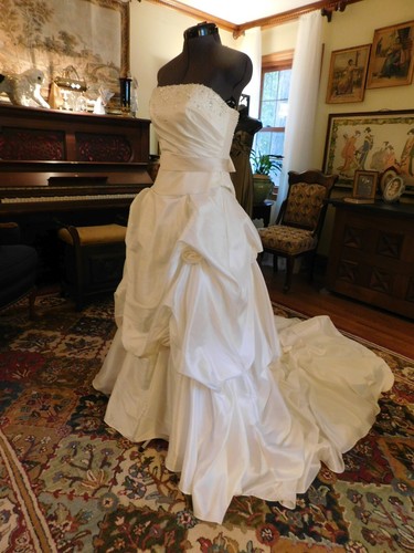 OFF WHITE SPLENDIDO ABITO DA SPOSA BIANCO SPORCO DAVINCI PICK UP CON GONNA A ROSETTE SENZA SPALLINE S4