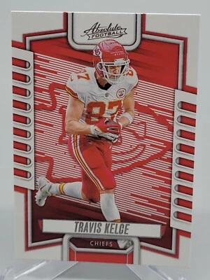 Tarjeta de fútbol americano base Panini Absolute Travis Kelce 2023 Chiefs NFL Donruss Topps Foto 1 de 2