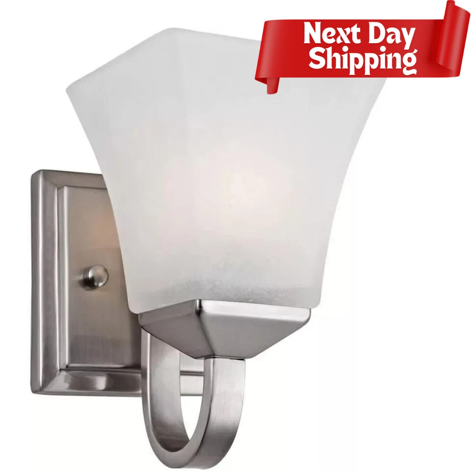 Aplique de baño, en níquel satinado, aplique de baño de 8" de alto, pantalla de vidrio esmerilado Foto 1 de 4