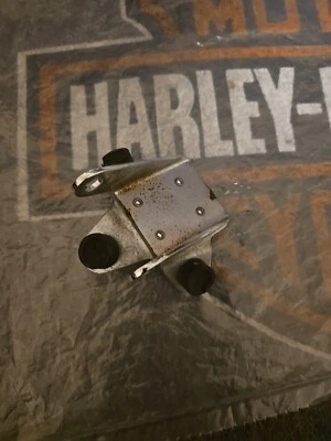 Suporte de montagem para tanque de combustível Harley Davidson 2007 Softail personalizado FXSTC gasolina - Imagem 1 de 2