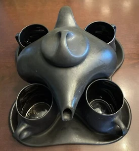 Set da tè nido ceramica Peter Saenger nero 4 tazze vassoio e teiera design MCM - Foto 1 di 12