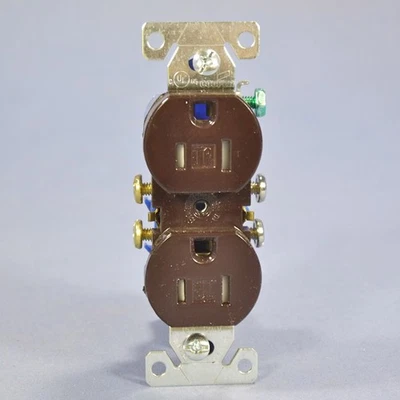 Receptáculo dúplex Cooper TR270B marrón 5-15 15A Tamper TR salida residencial a granel Foto 1 de 4