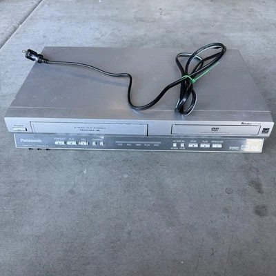 Panasonic PV-D4745S Reproductor de DVD/Grabadora VHS Combo SIN CONTROL REMOTO ¡Probado y funcionando! Foto 1 de 4