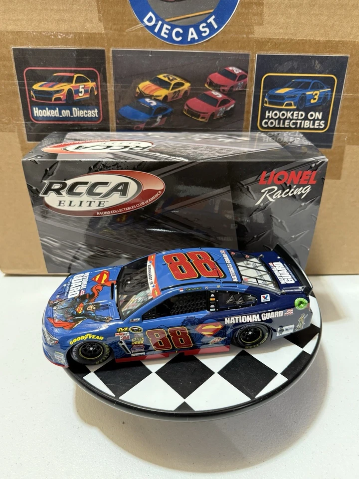 Dale Earnhardt Jr. Elite #88 Superman National Guard 2014 1/24 Nascar Diecast Foto 1 de 4