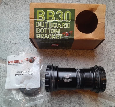 Wheels Manufacturing BB30 Outboard Bottom Bracket 24mm ABEC 3 - Black - Image 1 of 3