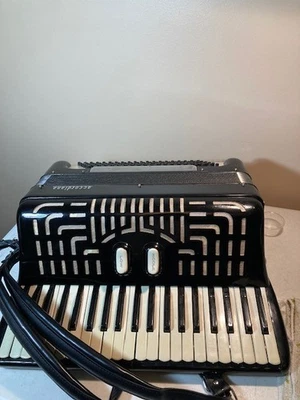 Accordiana 120 bass Accordion W/case - Image 1 of 4