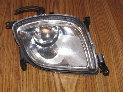 LUZ DE NEBLINA PORSCHE CAYENNE LH FABRICANTE DE EQUIPAMENTO ORIGINAL 2003-2006 DRIVER - Imagem 1 de 4