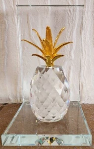 Crystal Pineapple Bookend - Picture 1 of 11