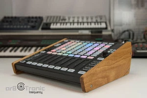 Native Instruments Maschine Jam Real Wood Stand Side Stand Rack Oak Lo - Picture 1 of 12