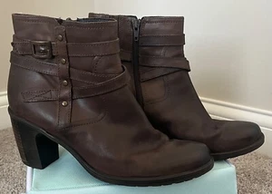 Clarks braune Leder-Stiefeletten mit seitlichem Reißverschluss Booties Damengröße 10M Stil 86910 " - Bild 1 von 5