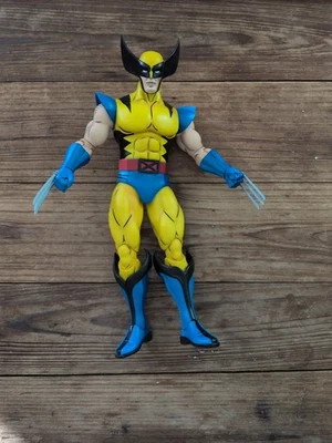 Figura Mondo Marvel X-Men Serie Animada Wolverine Escala 1:6 - Estándar  Foto 1 de 4