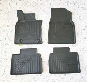 2025 TOYOTA CAMRY W/BLACK LETTERS 4 PCS SET ALL WEATHER FLOOR LINERS - Bild 1 von 7