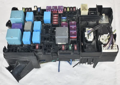 Toyota Tacoma 2014 OEM TMB-36 caja de relé de fusibles Foto 1 de 4