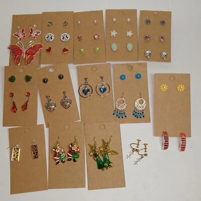 Lot Earrings 26 Pair Rhinestones Hearts Butterfly Santa Stars Boho Stud Dangle Foto 1 de 4