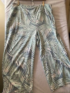 D & Co Capri Pant SZ X-LARGE Wide Leg Blue White Leaf Pattern PullOn Pockets - Picture 1 of 9