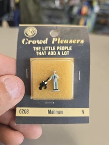 Crowd Pleasers The Little People That Add A Lot Mailman 6208 Spur N - Bild 1 von 2