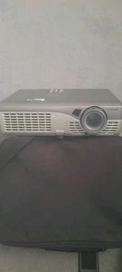 Projecteur LCD Toshiba TLP-T50 VGA - Photo 1/4