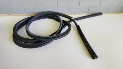 2005-2009 LAND ROVER LR3 Engine bay hood weather seal gasket  weatherstrip OEM - Image 1 of 4