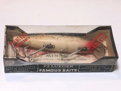 VINTAGE BOX UNUSED FISHING LURE PFLUEGER 5003 Size One 4 1/4 Silver Sparks Green - Image 1 of 4