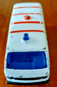 MATCHBOX . Volkswagon Transporter Ambulance . Scale 1:64. - Picture 1 of 4