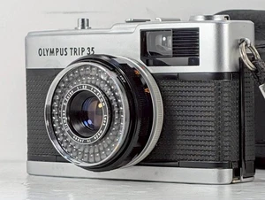 [Exc+5] OLYMPUS TRIP 35 D.Zuiko 40mm f/2.8 Point & Shoot 35mm Film Camera JAPAN - Picture 1 of 12