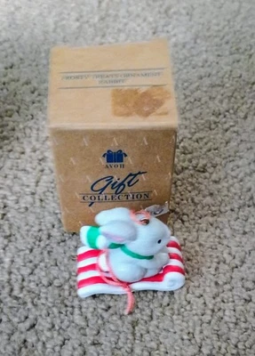 Adorno de Navidad Avon Jasper Conejo Nuevo en Caja Foto 1 de 2