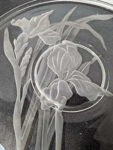 dorothy thorpe 16" etched glass platter - Picture 1 of 3