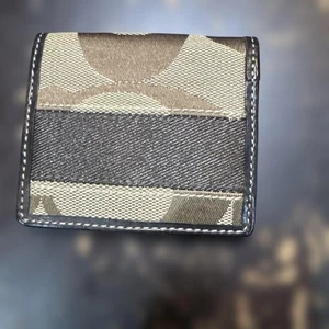 Camouflage Leather Wallet 10cm Fold Snap Card Pocket Used - Picture 1 of 9