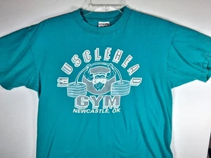 Vintage 1990er Single Stitch Muscle Head Gym Made in USA Newcastle Oklahoma XL T-Shirt - Bild 1 von 6