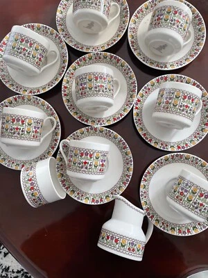 (Set of 8) Royal Doulton Fireglow Tulip Floral Fine China Tea cup Saucers 6" - Image 1 of 4