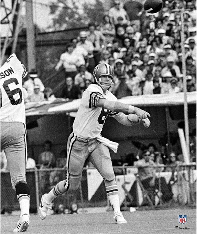 Archie Manning New Orleans Saints Unsigned Passing Photograph Cover