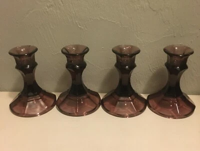 Lote de 4 Candelabros Cónicos de Vidrio Púrpura 4"H x 3.25"W Foto 1 de 4