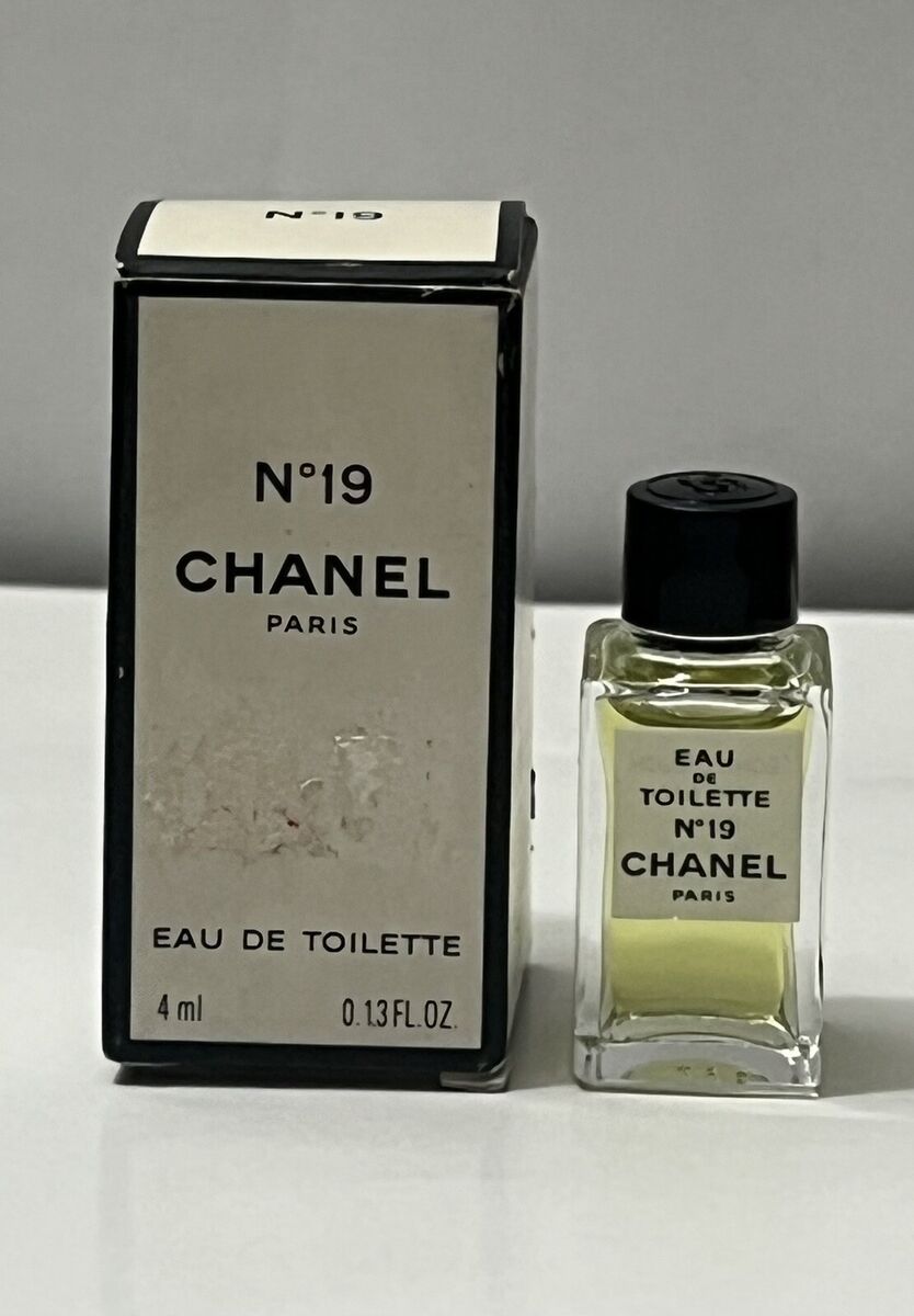 Vintage Chanel 19 for sale - eBay Vintage Chanel 19 for sale - eBay