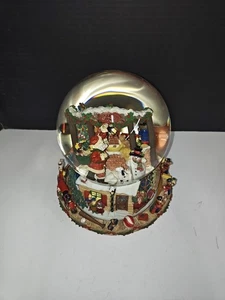 Kirkland Signature Christmas Holiday Scenes Large Snow Globe With Revolving Base - Picture 1 of 10