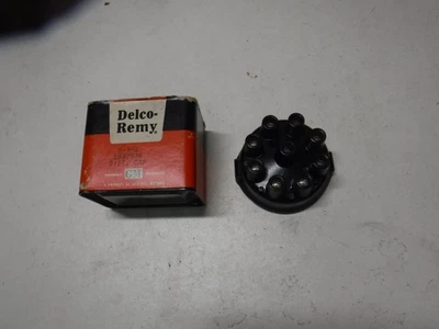 1940 41 42 46 47 48 49 50 Cadillac NOS Distributor Cap 1837974 - Image 1 of 3