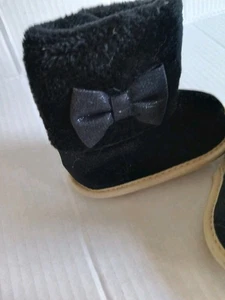 Kleinkind Mädchen Größe 2 schwarze Stiefeletten Fellbesatz mit Schleife - Bild 1 von 3